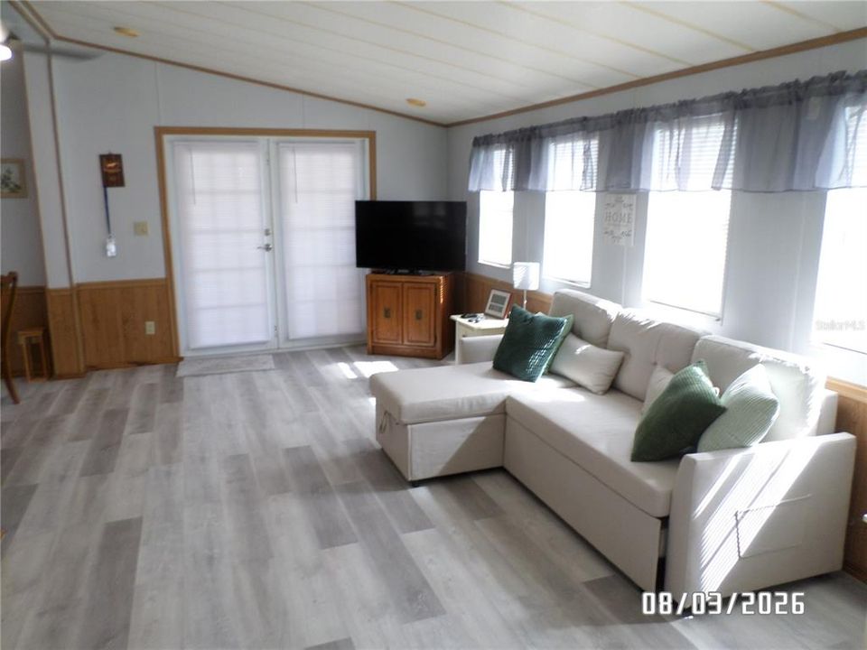 На продажу: $269,000 (2 спален, 1 ванн, 912 Квадратных фут)