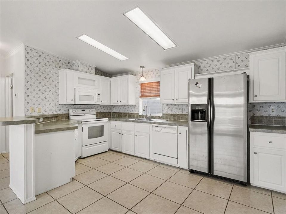 For Sale: $264,990 (2 beds, 2 baths, 1156 Square Feet)