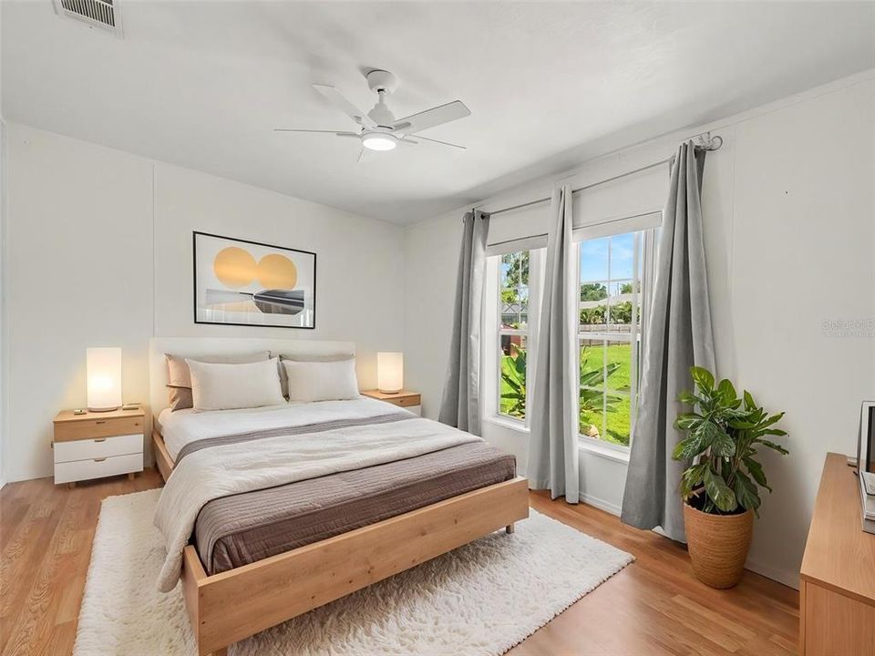 For Sale: $264,990 (2 beds, 2 baths, 1156 Square Feet)