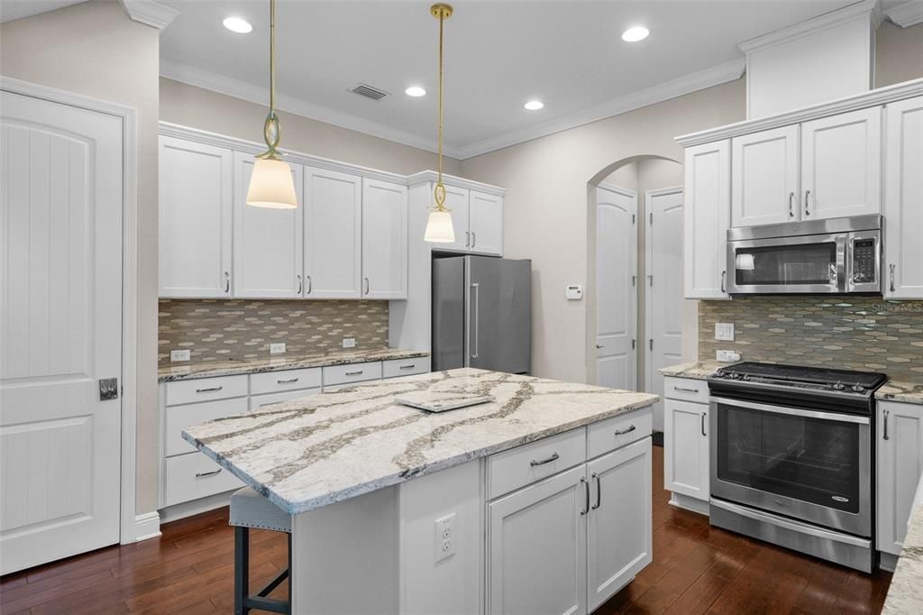 For Rent: $6,000 (3 beds, 2 baths, 2065 Square Feet)