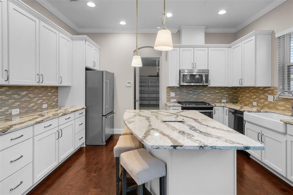 For Rent: $6,000 (3 beds, 2 baths, 2065 Square Feet)