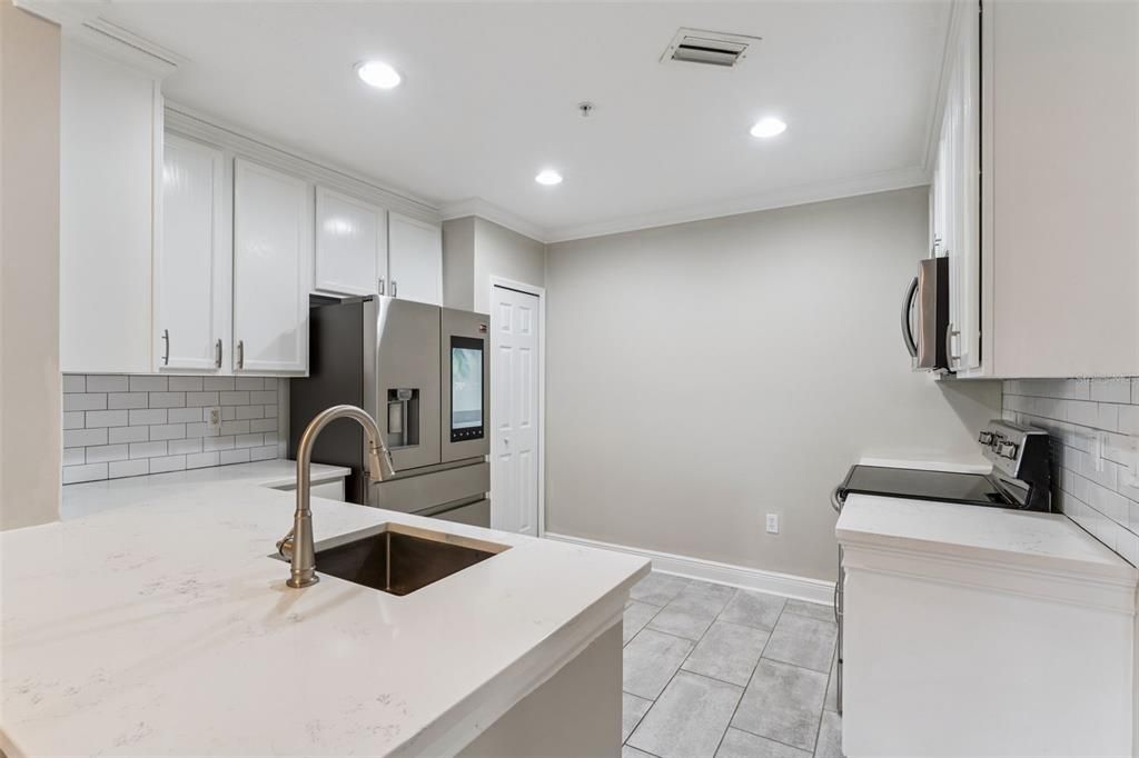 For Sale: $475,000 (3 beds, 2 baths, 1430 Square Feet)