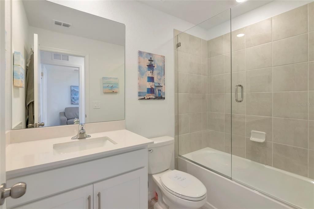 На продажу: $289,990 (3 спален, 2 ванн, 1352 Квадратных фут)