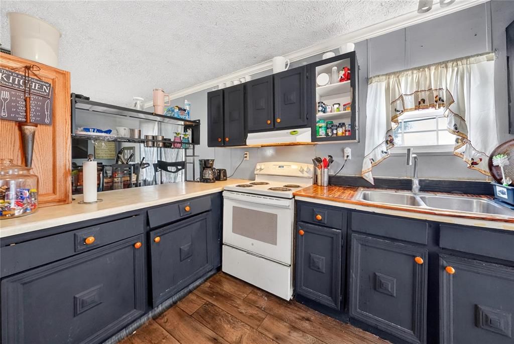На продажу: $169,900 (3 спален, 2 ванн, 1344 Квадратных фут)