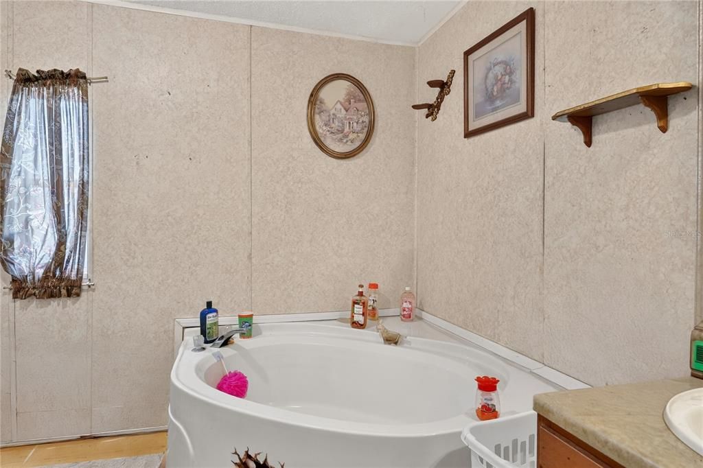 На продажу: $169,900 (3 спален, 2 ванн, 1344 Квадратных фут)