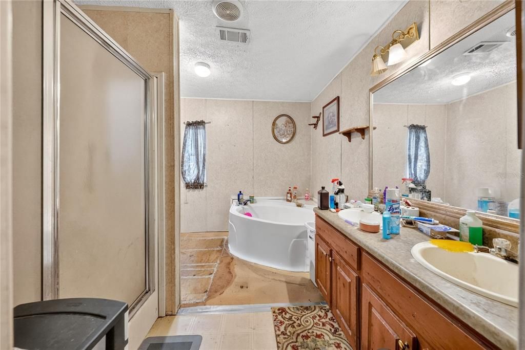 На продажу: $169,900 (3 спален, 2 ванн, 1344 Квадратных фут)