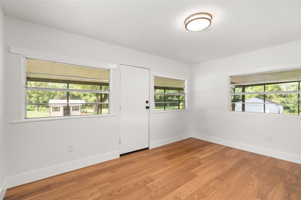 For Sale: $525,000 (2 beds, 2 baths, 1101 Square Feet)