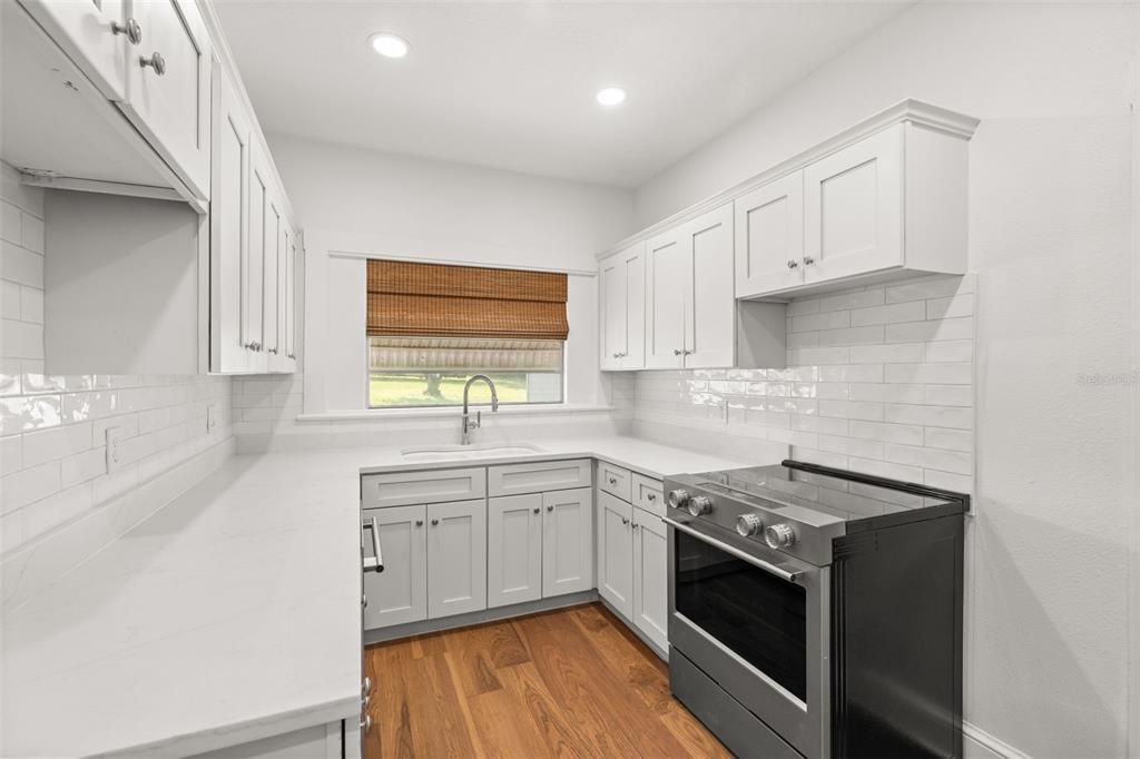 For Sale: $525,000 (2 beds, 2 baths, 1101 Square Feet)