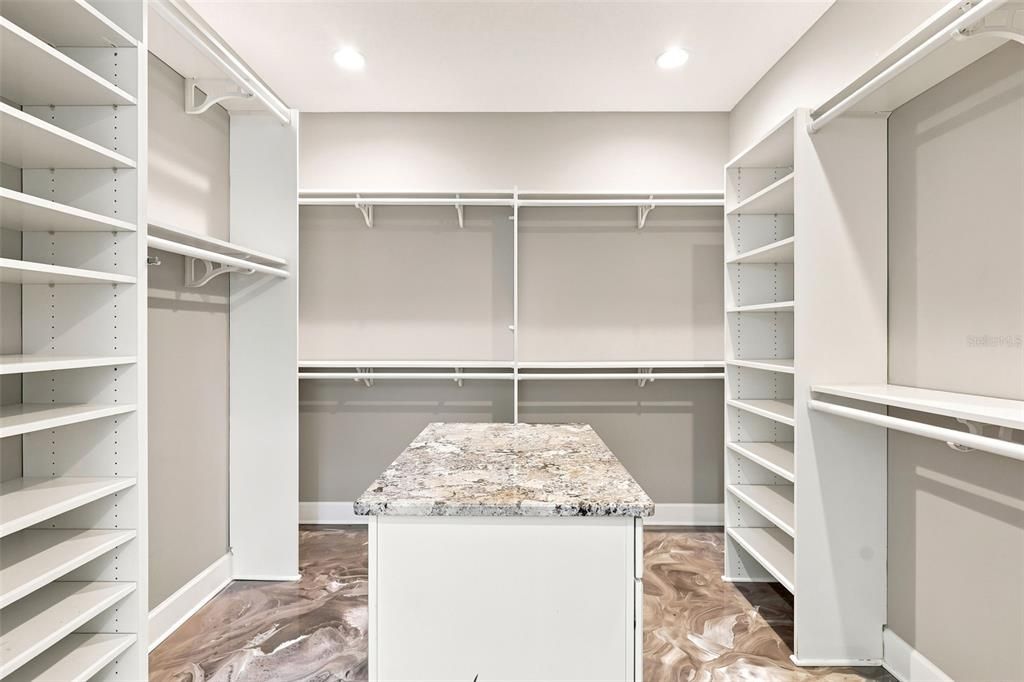 En Venta: $1,375,000 (6 camas, 5 baños, 5193 Pies cuadrados)