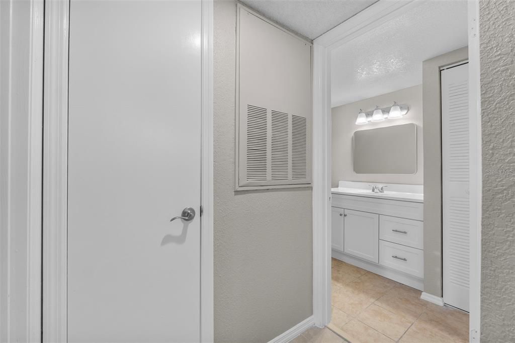 В аренду: $1,350 (1 спален, 1 ванн, 711 Квадратных фут)