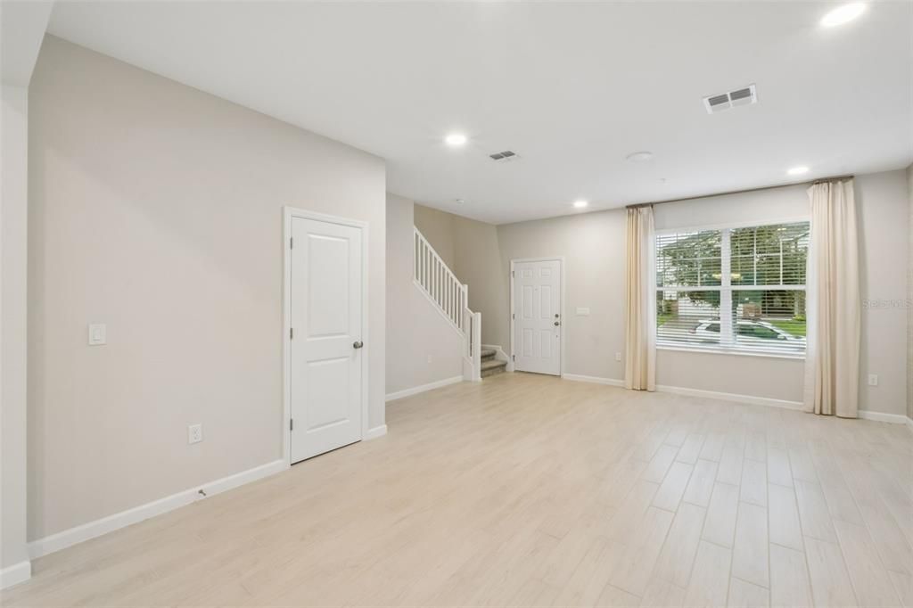 For Rent: $2,500 (3 beds, 2 baths, 1688 Square Feet)