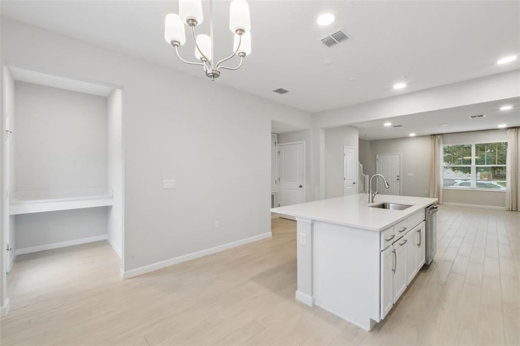 For Rent: $2,500 (3 beds, 2 baths, 1688 Square Feet)