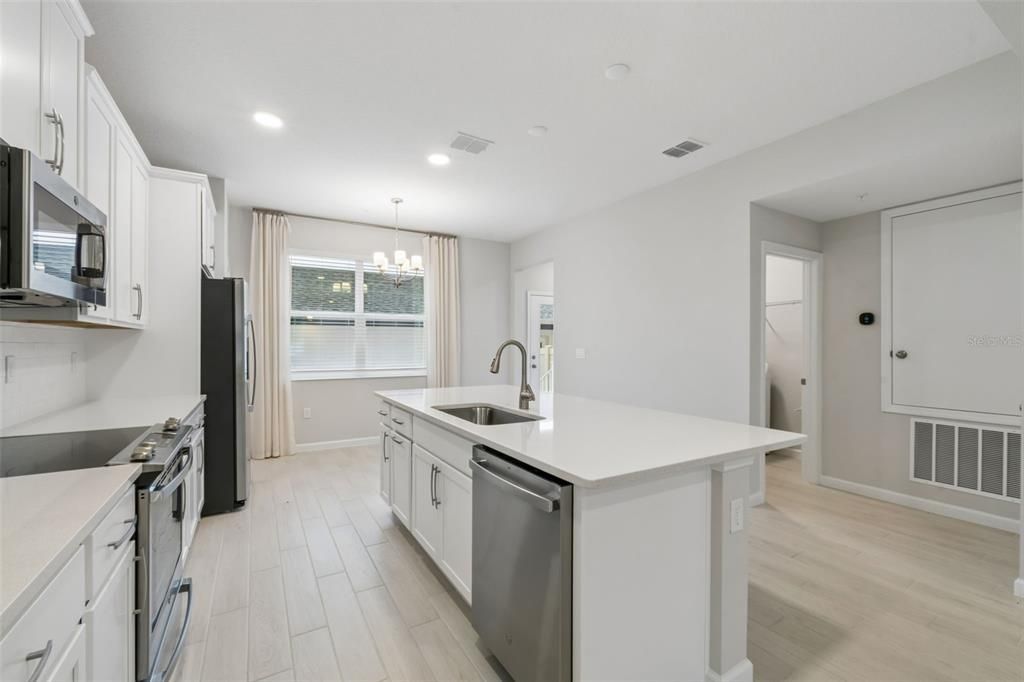For Rent: $2,500 (3 beds, 2 baths, 1688 Square Feet)
