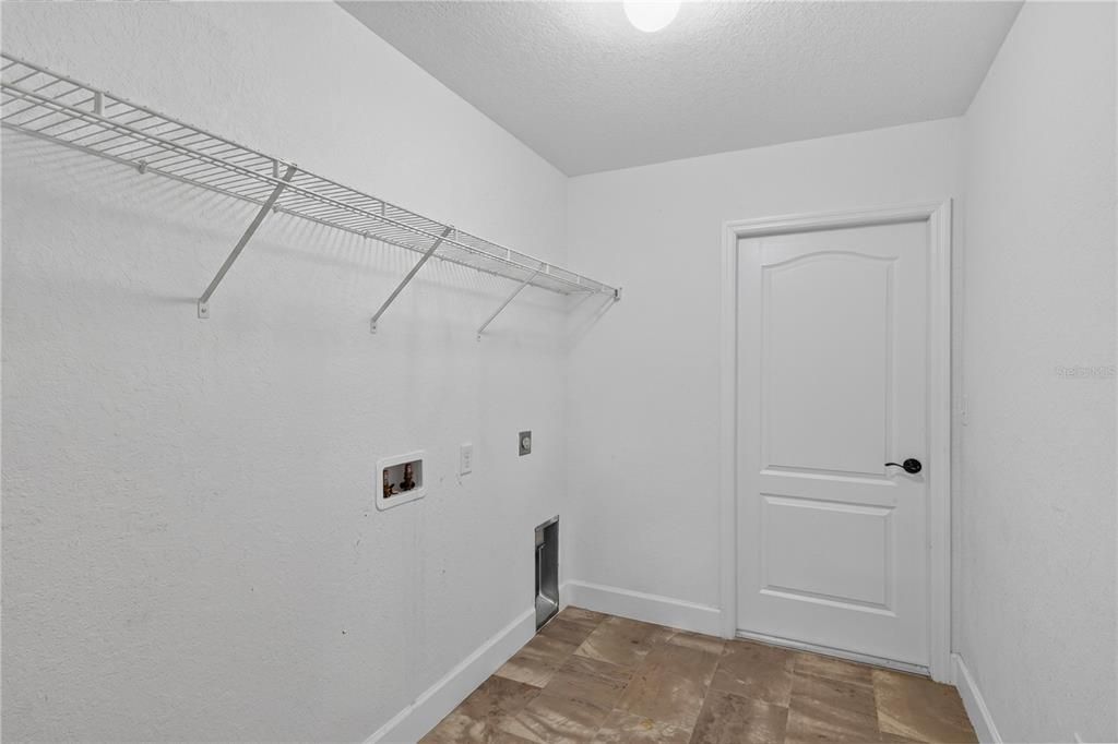 В аренду: $2,300 (4 спален, 2 ванн, 2033 Квадратных фут)