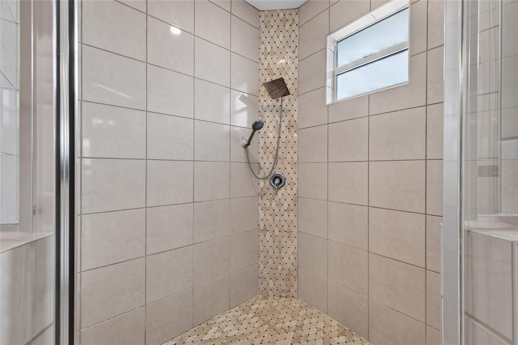 На продажу: $315,000 (3 спален, 2 ванн, 1593 Квадратных фут)