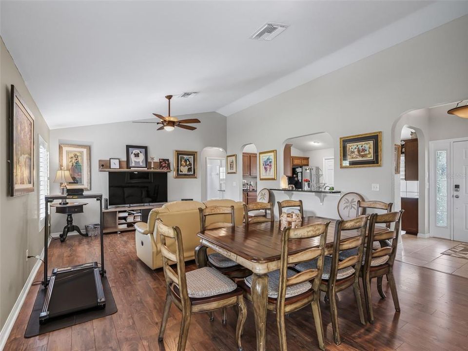 En Venta: $339,900 (3 camas, 2 baños, 1478 Pies cuadrados)
