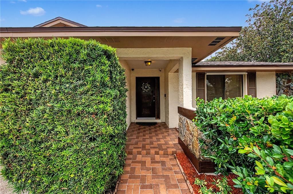 For Sale: $359,000 (3 beds, 2 baths, 1337 Square Feet)