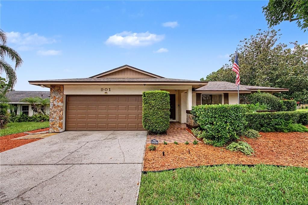 For Sale: $359,000 (3 beds, 2 baths, 1337 Square Feet)