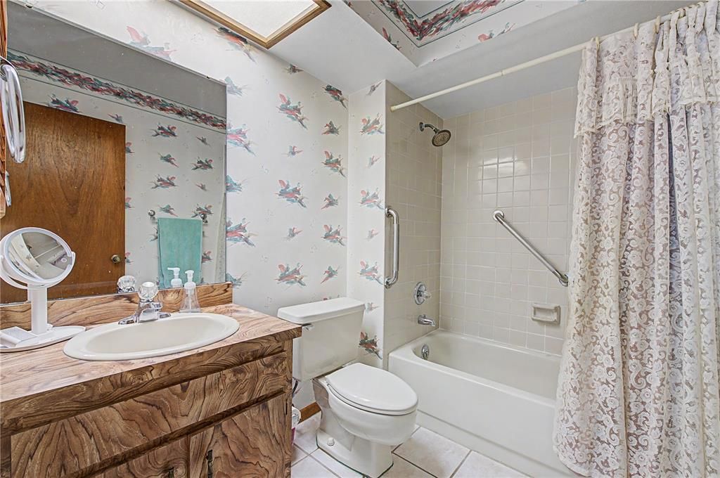 For Sale: $359,000 (3 beds, 2 baths, 1337 Square Feet)