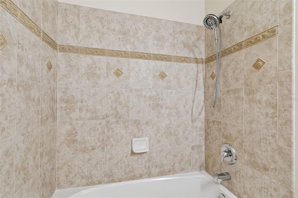 В аренду: $2,250 (3 спален, 2 ванн, 1665 Квадратных фут)