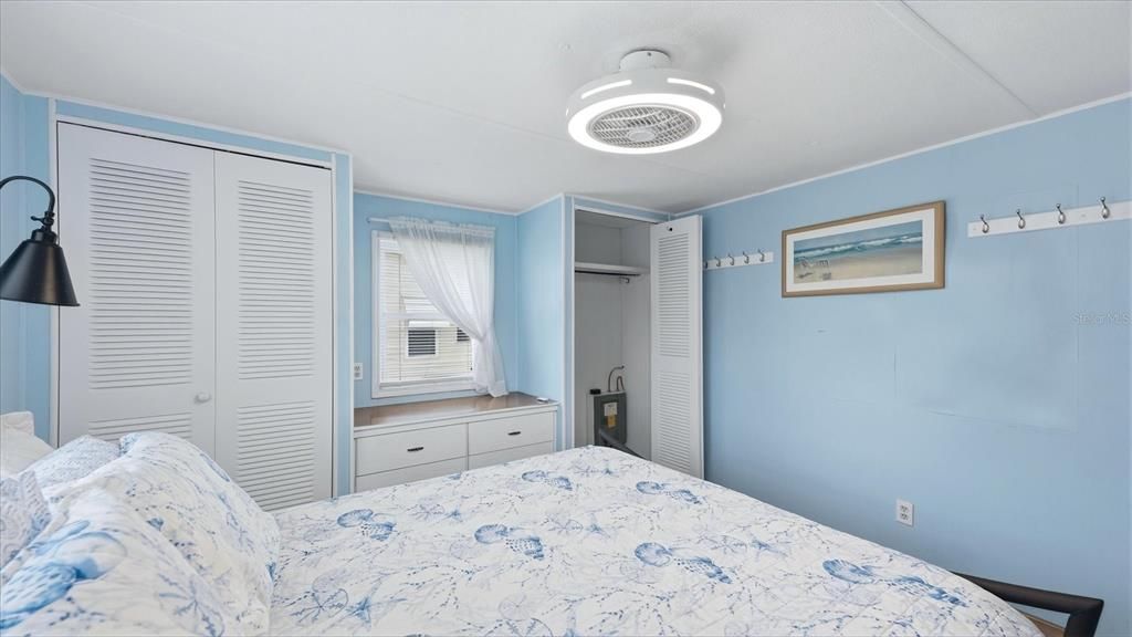 На продажу: $119,900 (2 спален, 1 ванн, 748 Квадратных фут)