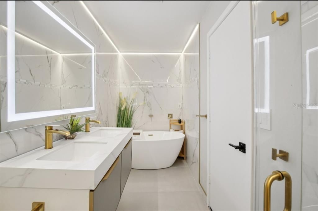 На продажу: $489,000 (4 спален, 2 ванн, 1814 Квадратных фут)