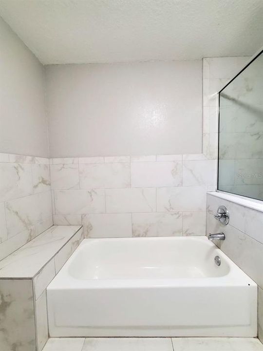 For Rent: $1,900 (4 beds, 2 baths, 1558 Square Feet)