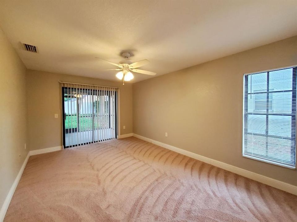 For Rent: $1,900 (4 beds, 2 baths, 1558 Square Feet)