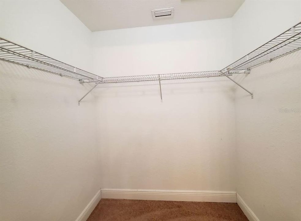 For Rent: $1,900 (4 beds, 2 baths, 1558 Square Feet)