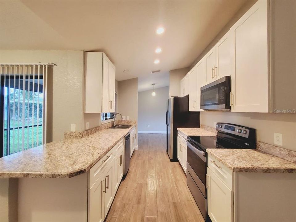 For Rent: $1,900 (4 beds, 2 baths, 1558 Square Feet)