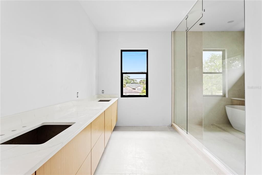 En Venta: $2,850,000 (5 camas, 4 baños, 4244 Pies cuadrados)