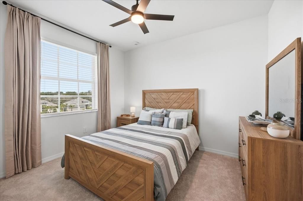 For Rent: $2,300 (3 beds, 2 baths, 1301 Square Feet)