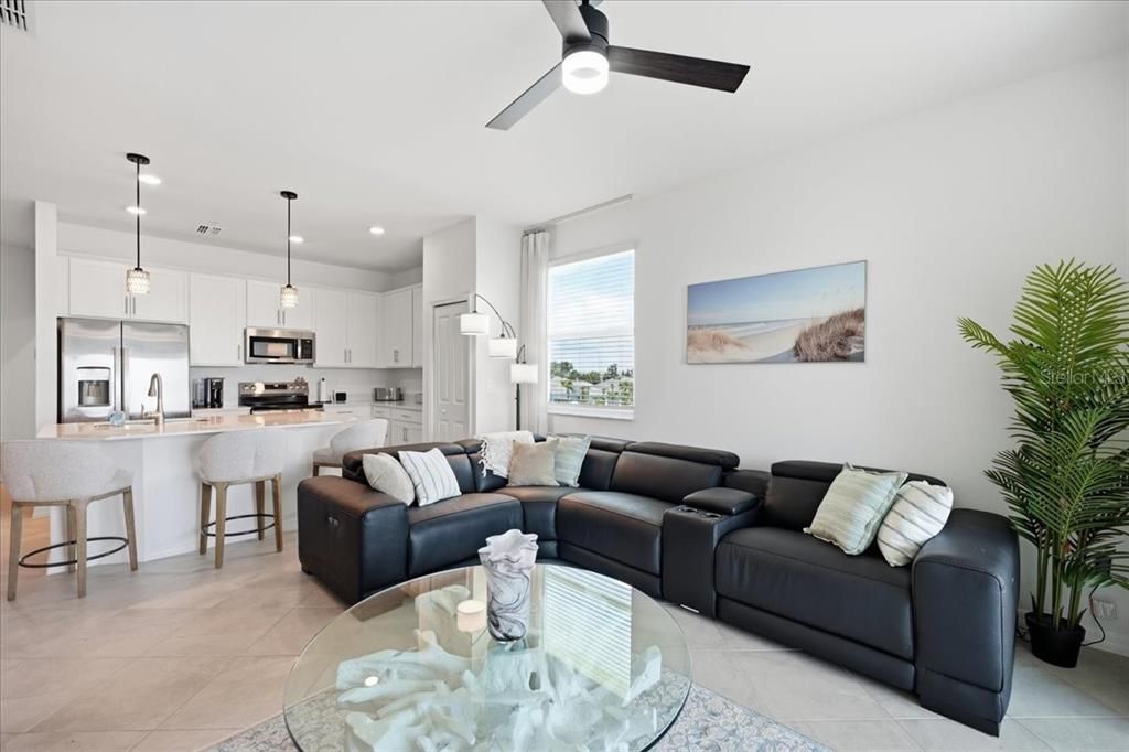 For Rent: $2,300 (3 beds, 2 baths, 1301 Square Feet)