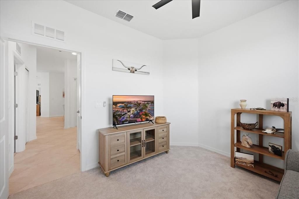 For Rent: $2,300 (3 beds, 2 baths, 1301 Square Feet)