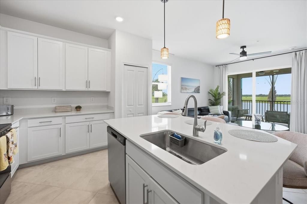 For Rent: $2,300 (3 beds, 2 baths, 1301 Square Feet)
