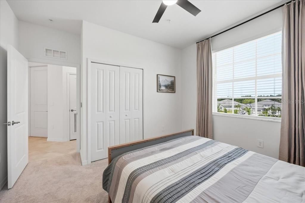 For Rent: $2,300 (3 beds, 2 baths, 1301 Square Feet)