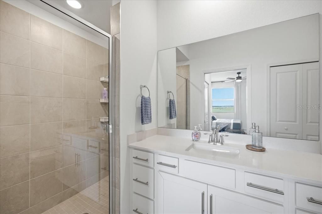 For Rent: $2,300 (3 beds, 2 baths, 1301 Square Feet)