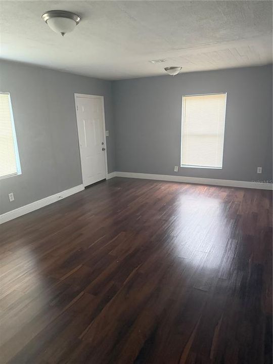 For Sale: $210,000 (3 beds, 1 baths, 792 Square Feet)