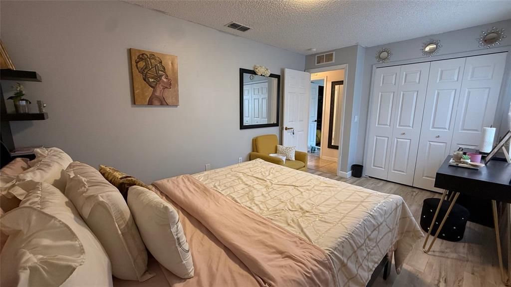 For Rent: $2,300 (3 beds, 2 baths, 1585 Square Feet)