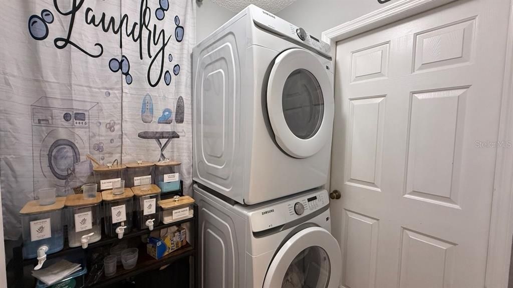 For Rent: $2,300 (3 beds, 2 baths, 1585 Square Feet)