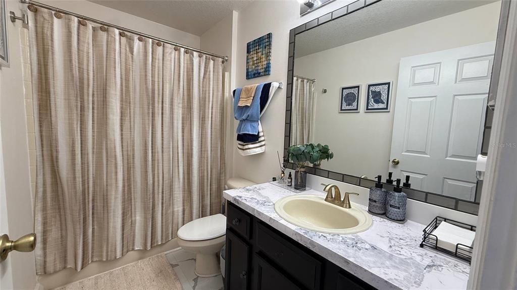 For Rent: $2,300 (3 beds, 2 baths, 1585 Square Feet)