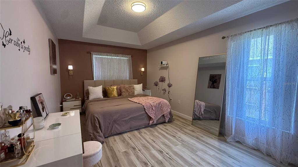 For Rent: $2,300 (3 beds, 2 baths, 1585 Square Feet)