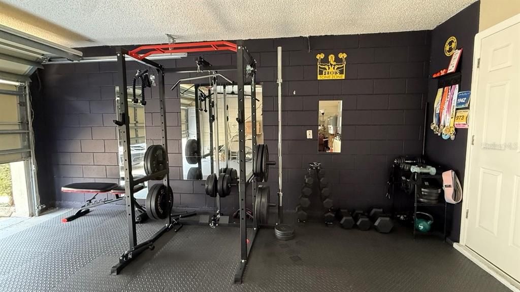 For Rent: $2,300 (3 beds, 2 baths, 1585 Square Feet)