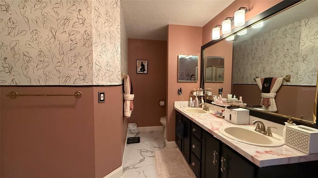For Rent: $2,300 (3 beds, 2 baths, 1585 Square Feet)