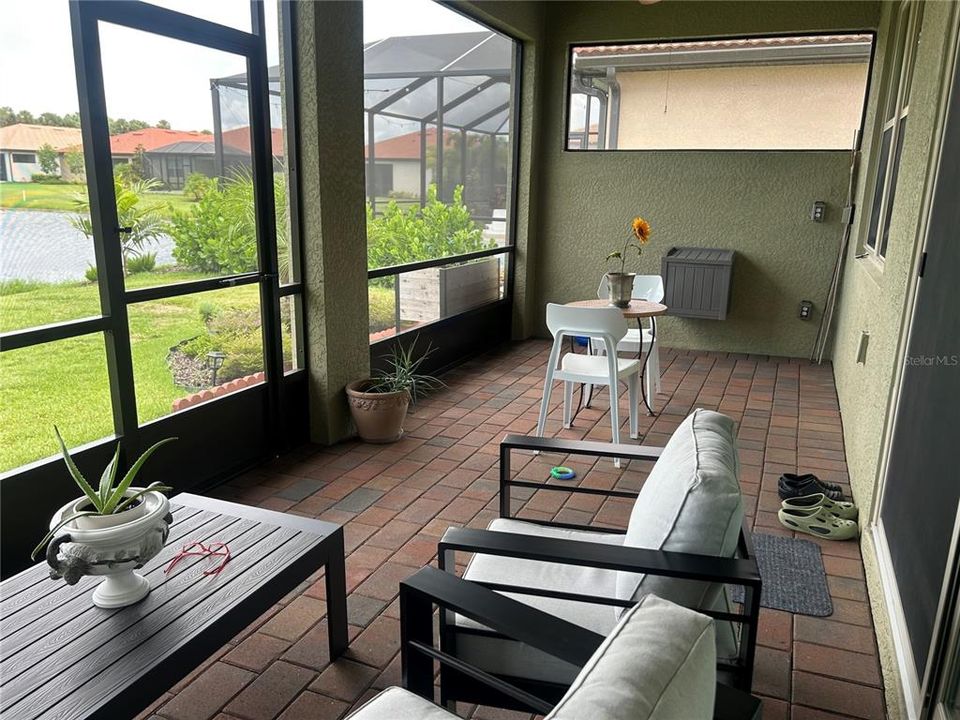For Sale: $619,900 (4 beds, 2 baths, 2023 Square Feet)