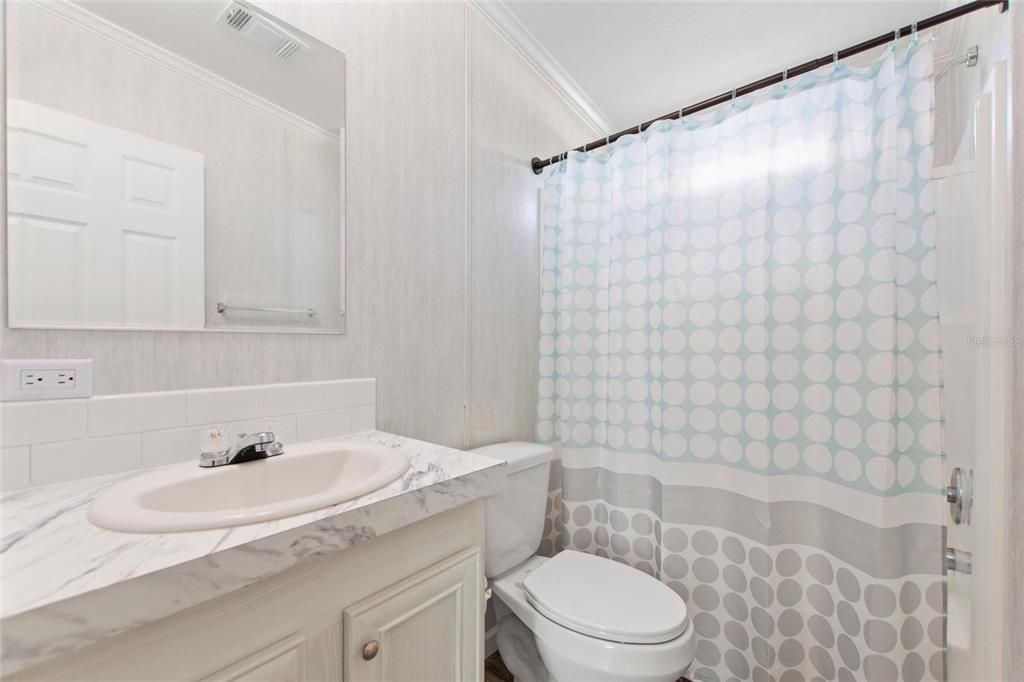 На продажу: $299,900 (3 спален, 2 ванн, 1680 Квадратных фут)
