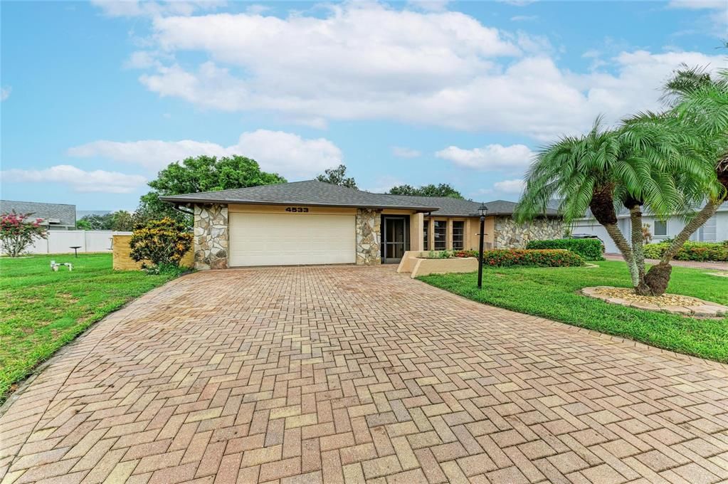 For Sale: $559,000 (3 beds, 2 baths, 2038 Square Feet)