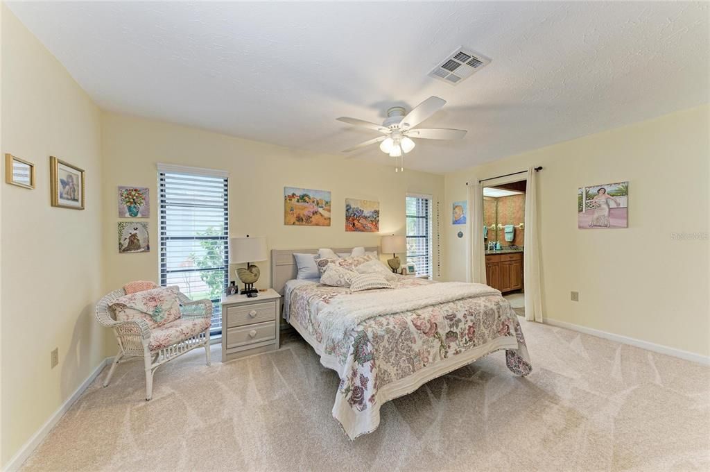 For Sale: $559,000 (3 beds, 2 baths, 2038 Square Feet)