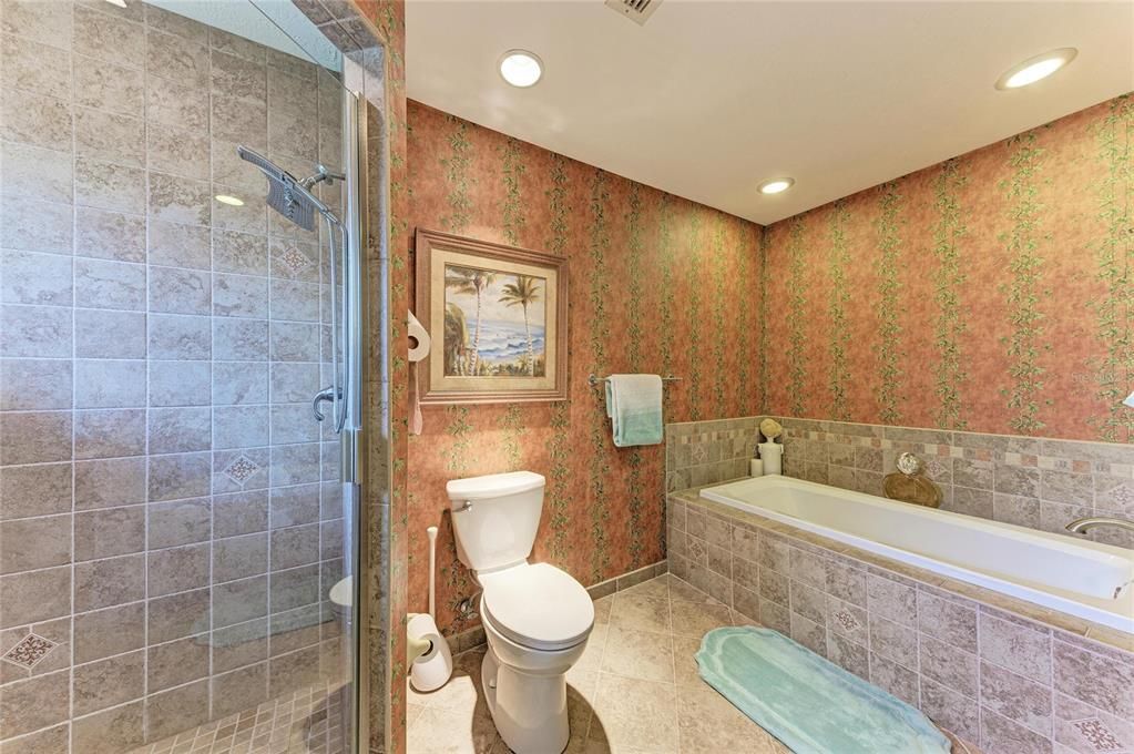 For Sale: $559,000 (3 beds, 2 baths, 2038 Square Feet)