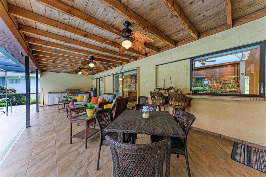 For Sale: $559,000 (3 beds, 2 baths, 2038 Square Feet)